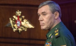 Strateg "blitzkriegu" zostaje. Putin wyznaczył Gierasimowowi czas na wygranie wojny