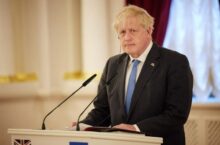 Johnson: NATO ma „głębokie poczucie winy” wobec Ukrainy