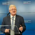 Minister Czesław Siekiewski
