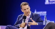 Minister Sikorski recenzuje papieża Franciszka