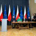 Podpisanie porozumienia rządu z przewoźnikami