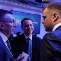 Spotkanie polityków w kuluarach