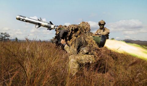 Amerykański ręczny przeciwpancerny pocisk kierowany FGM-148 „Javelin” w akcji Fot. gagadget.com
