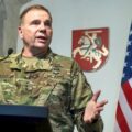 Lieutenant general Frederick Benjamin „Ben” Hodges, w latach 2014–2018 dowódca United States Army Europe Fot. chechenews.com