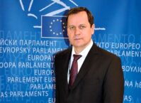 „Bezprawie i cwaniactwo!” Europoseł Tomaszewski o zmianach w szkołach mniejszości narodowych na Litwie