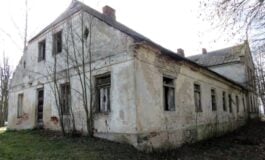 Zabytkowy dwór Tyzenhauza nieopodal Wołkowyska szuka właściciela