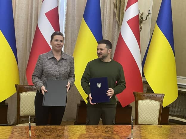 Prezydent Ukrainy Wołodymyr Zełenski i premier Danii Mette Frederiksen