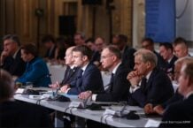 Podnieść stawkę: W co gra Macron, zapowiadając wysłanie wojsk NATO na Ukrainę