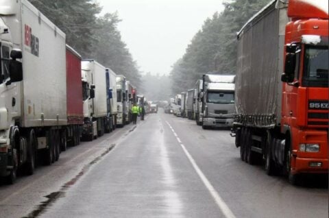 Minister ostro o kierowcach: Po podróży na Białoruś wracają z wypranymi mózgami