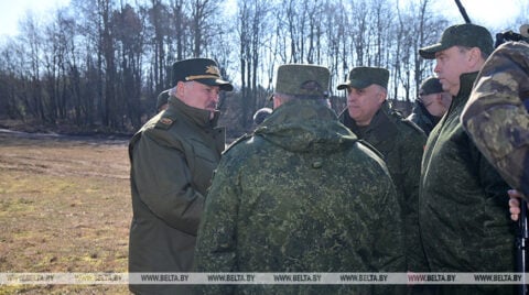 10 tys. młodych Białorusinów idzie w kamasze. Łukaszenka wydał rozkaz!