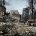 Konsekwencje ataku rakietowego na Kijów 25 marca / fot. Kijowskie Państwowe Służby Ratunkowe
