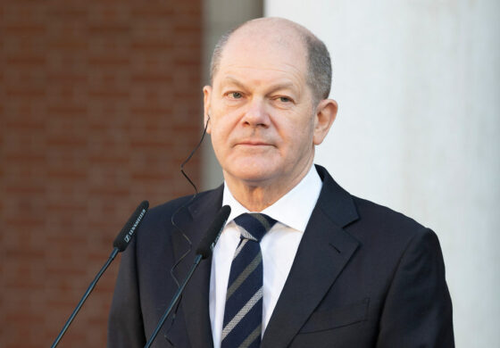 Kanclerz Niemiec w ogniu krytyki ekspertów z całego świata: Narażasz Europę!