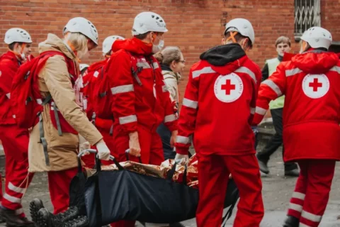 Rosyjski Czerwony Krzyż militaryzuje ukraińskie dzieci za pieniądze organizacji międzynarodowych