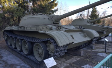 Przetrzebiona ze sprzętu pancernego armia rosyjska w coraz większym stopniu wykorzystuje muzealne uzbrojenie