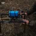Ukraiński dron z ładunkiem bombardującym