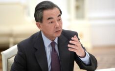 Grozą powiało z Pekinu. Chiny bronią więzi z Rosją