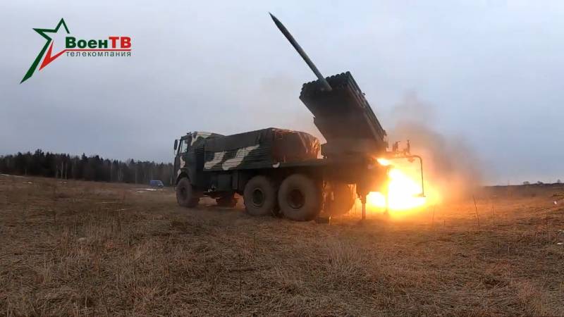 Wieloprowadnicowa wyrzutnia rakietowa BM-21 oznaczona BM-21B BelGrad-2