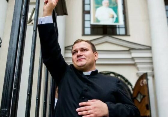 Kleryk z Mińska skazany na więzienie! W areszcie poddany nieludzkiemu i poniżającemu traktowaniu