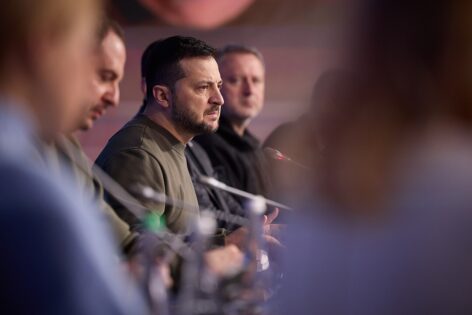 „Najbardziej cyniczne ataki”. Zełenski o rozmowach z USA i wywieraniu presji na Putina
