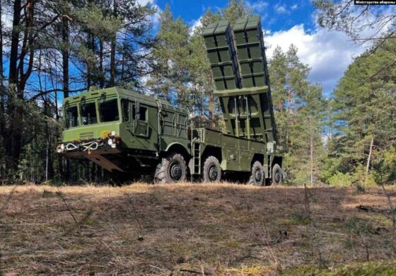 Łukaszenka ściągnął na granicę wyrzutnie rakietowe „Polonez”