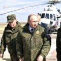 Siergiej Szojgu, Prezydent Rosji Władimir Putin i Szef Sztabu Generalnego Walerij Gierasimow na ćwiczeniach wojskowych Centrum-2019. Obwód orenburski, 2019.
