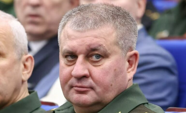 Główny łącznościowiec armii za kratki. Morale sięgnie dna