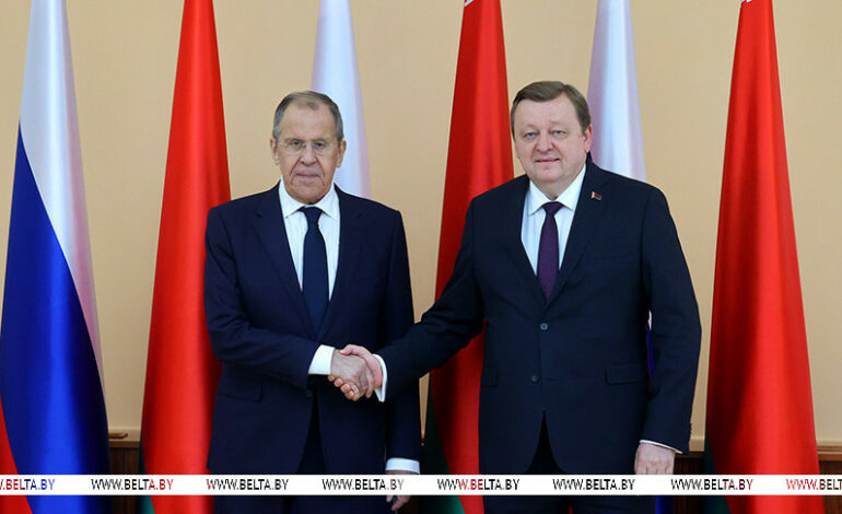 Wizja zamknięcia granicy zelektryzowała. Ławrow i szef MSZ Białorusi żądają dialogu