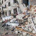 Zniszczenia w Charkowie po rosyjskim ataku bombowym