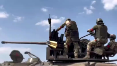 Rosyjska armata popisowo “zdemilitaryzowała się” wraz z obsługą (WIDEO)
