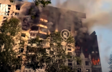 Bombami w bloki w Charkowie! Wśród zabitych mała dziewczynka (WIDEO) Bombami w bloki w Charkowie! Wśród zabitych mała dziewczynka (WIDEO)