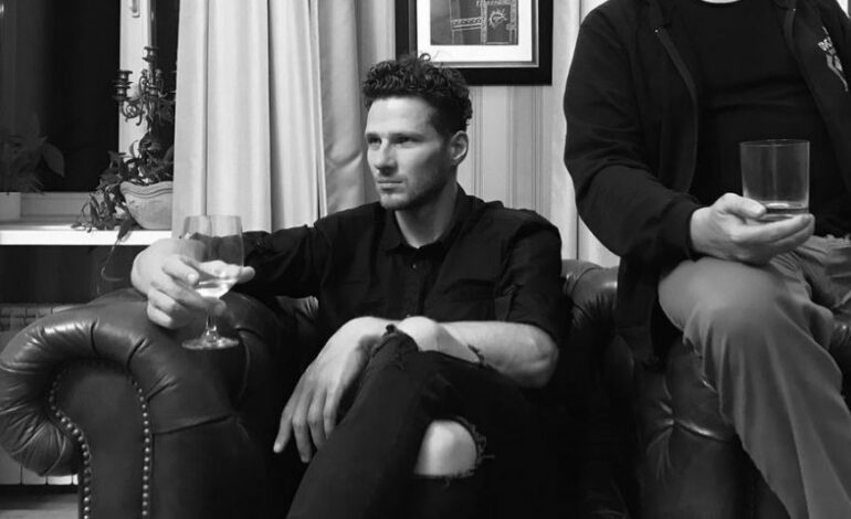  Francuzi wydalają artystę z Białorusi. Nie spodobała im się ekspresja twórcza Białorusina