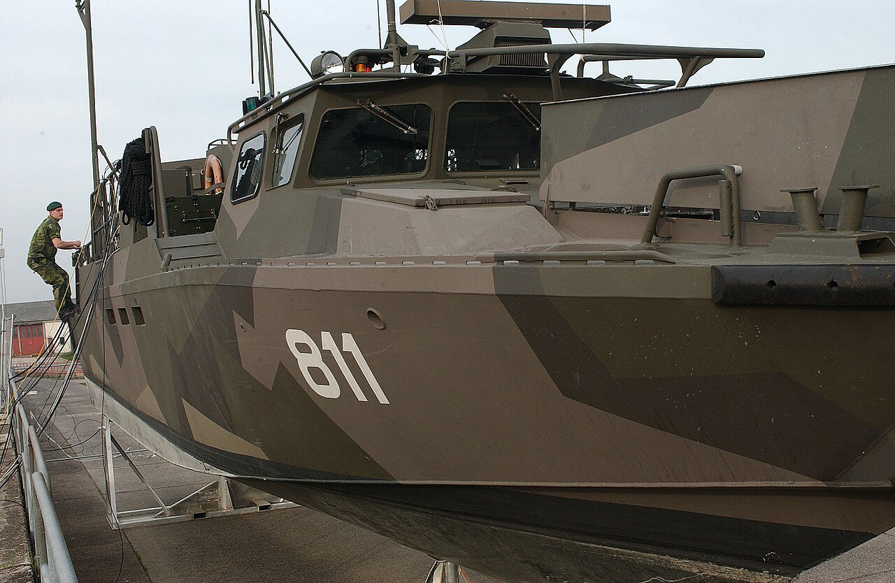 Combat_Boat_90