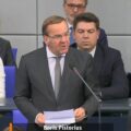 minister obrony Republiki Federalnej Niemiec Boris Pistorius w Bundestagu