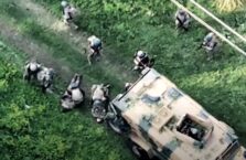 Zróbmy postój we wsi, to weźmiemy jakichś jeńców (WIDEO)