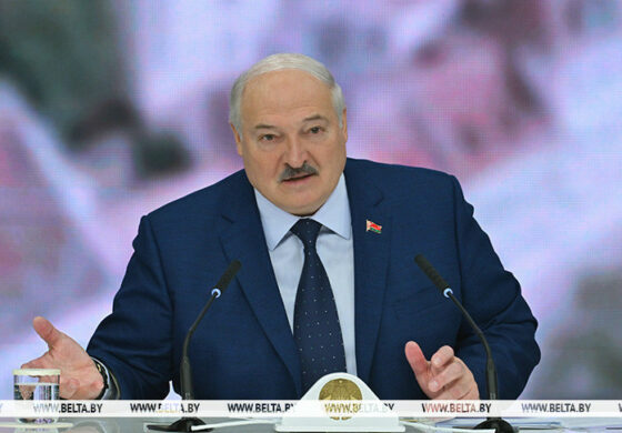 Łukaszenka twierdzi, że utrzymuje kanały komunikacji z Ukrainą