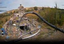 Z dronem się nie dyskutuje. Przed dronem łapki w górę i na ziemię (WIDEO)