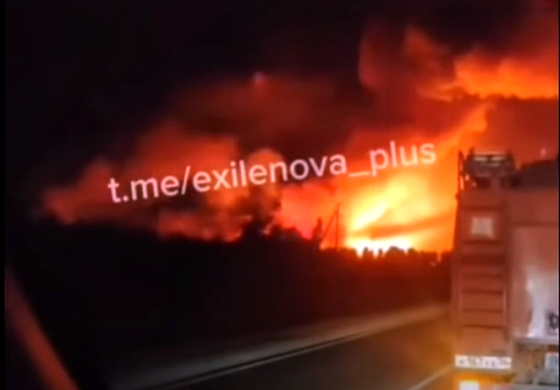 Detonują rakiety z Korei Północnej! Magazyn w ogniu, ewakuacja! (WIDEO)