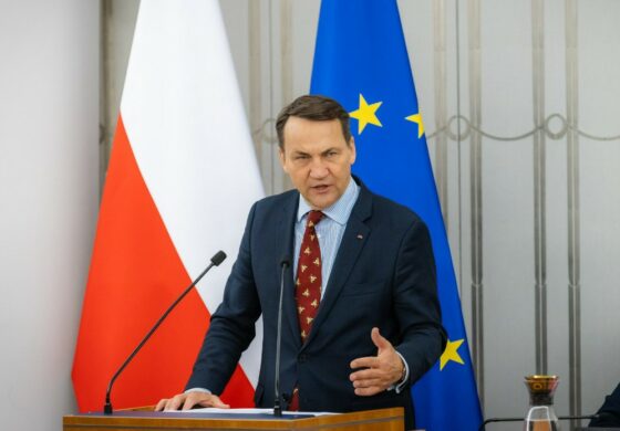 Sikorski ripostuje pretensje Zełenskiego: Daliśmy więcej niż jakikolwiek inny kraj!
