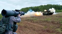 Stugny i Javeliny sieką ich ile wlezie. A oni dalej nacierają! (WIDEO)