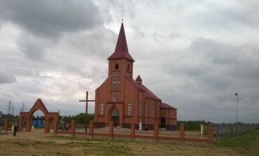 Jest pierwszy kościół na Białorusi p.w. Św. Jana Pawła II