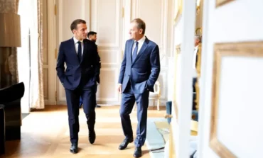 Politico: Macron i Tusk omówią strategiczną decyzję w sprawie Ukrainy