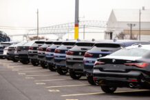 Luksusowe BMW dla Rosjan mimo sankcji. Poleciały głowy