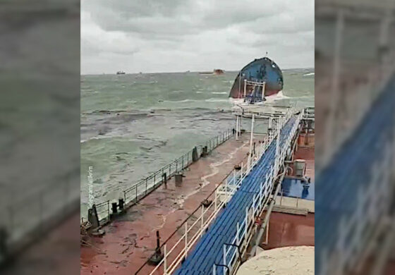 Zderzenie rosyjskich tankowców, jeden przełamał się na pół! To katastrofa ekologiczna