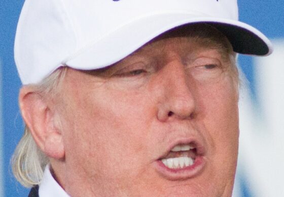 Trump to nadęty narcyz. Putinowi daje wodzić się za nos i obraził się na Wielką Brytanię, bo Zełenskiego przyjął król