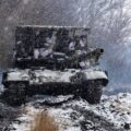 Leopard 2 i ukraińscy żołnierze w strefie działań wojennych