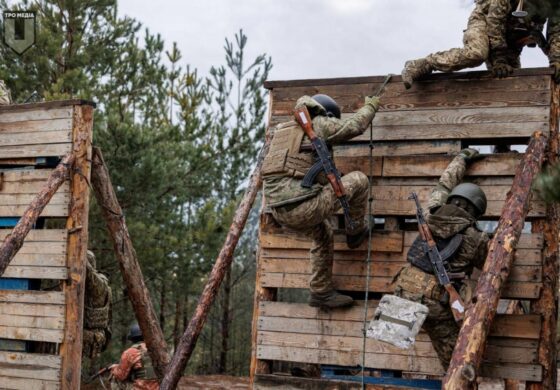 Ukraina rozpoczęła program „Kontrakt 18-24”. Warunki jego powodzenia