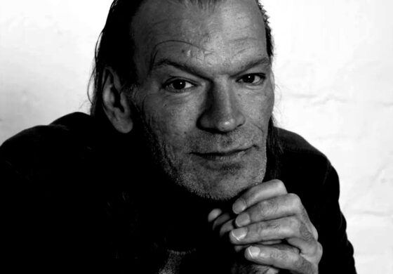 Rosja: Nie żyje muzyk proukraiński. W czasie rewizji podobno wyskoczył z okna