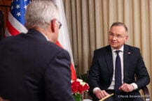 Prezydent uzasadnia „ostrą” taktykę Trumpa w negocjacjach