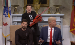 Dom wariatów. Komicy z popularnego amerykańskiego programu telewizyjnego zadworowali sobie z Trumpa i jego zastępcy (WIDEO)