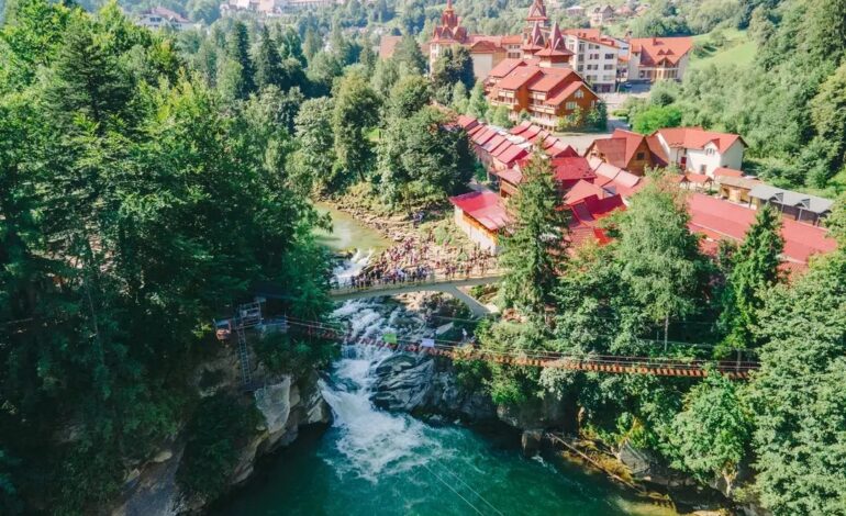 Tiaaaa. Żona ministra odbudowy Ukrainy też buduje.... apartamenty w Karpatach